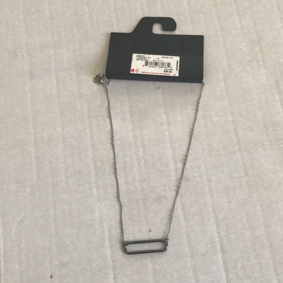 NWT Simply Vera Vera Wang short two tone Pendant - Picture 3 of 4